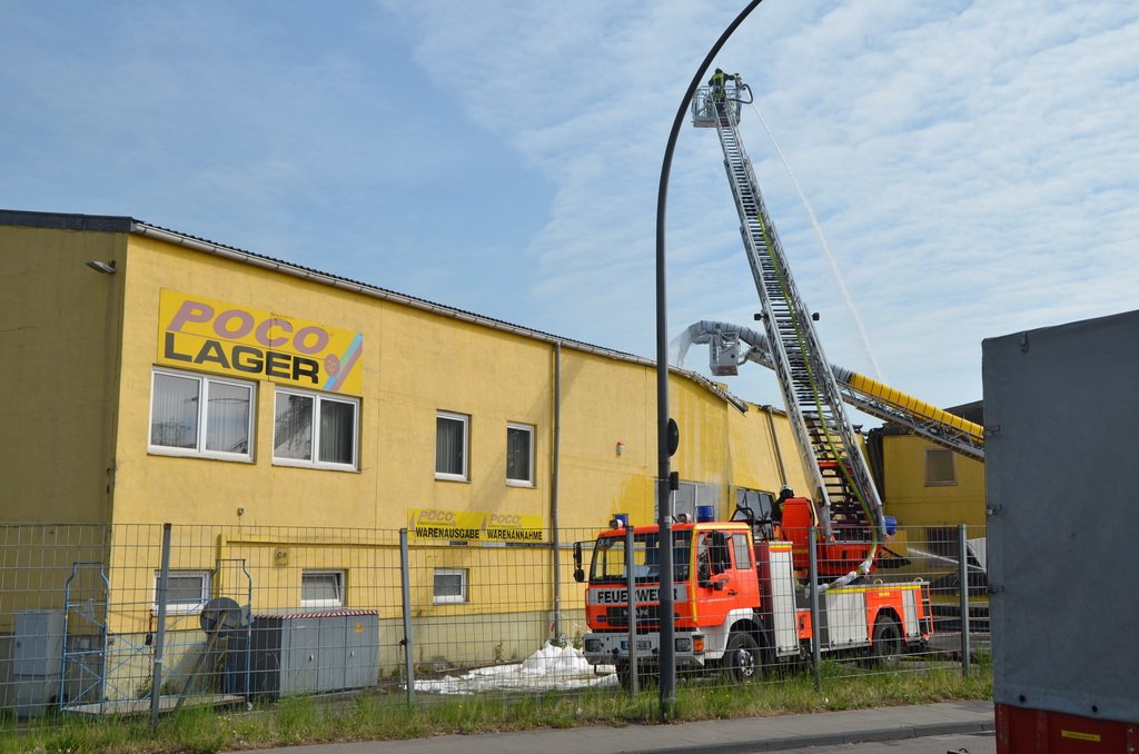 Grossfeuer Poco Lager Koeln Porz Gremberghoven Hansestr P753.jpg - Miklos Laubert